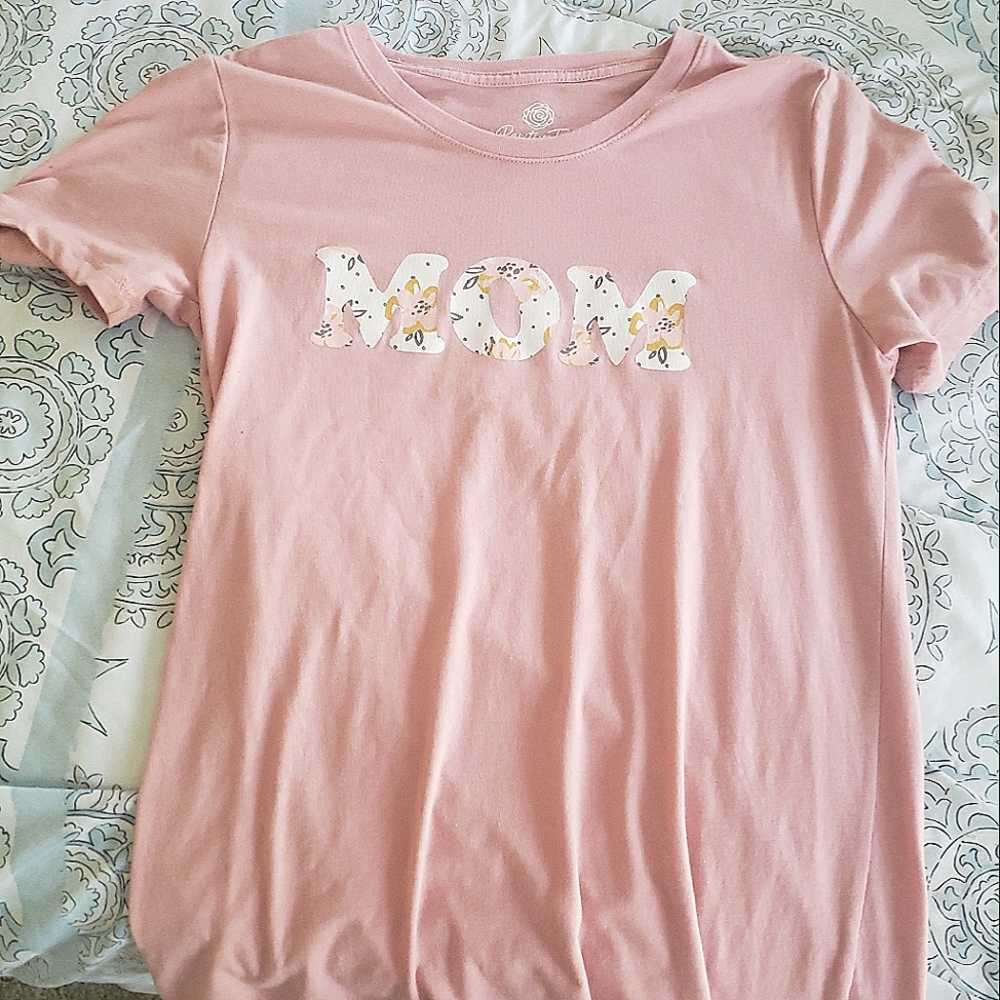 MOM Tshirt